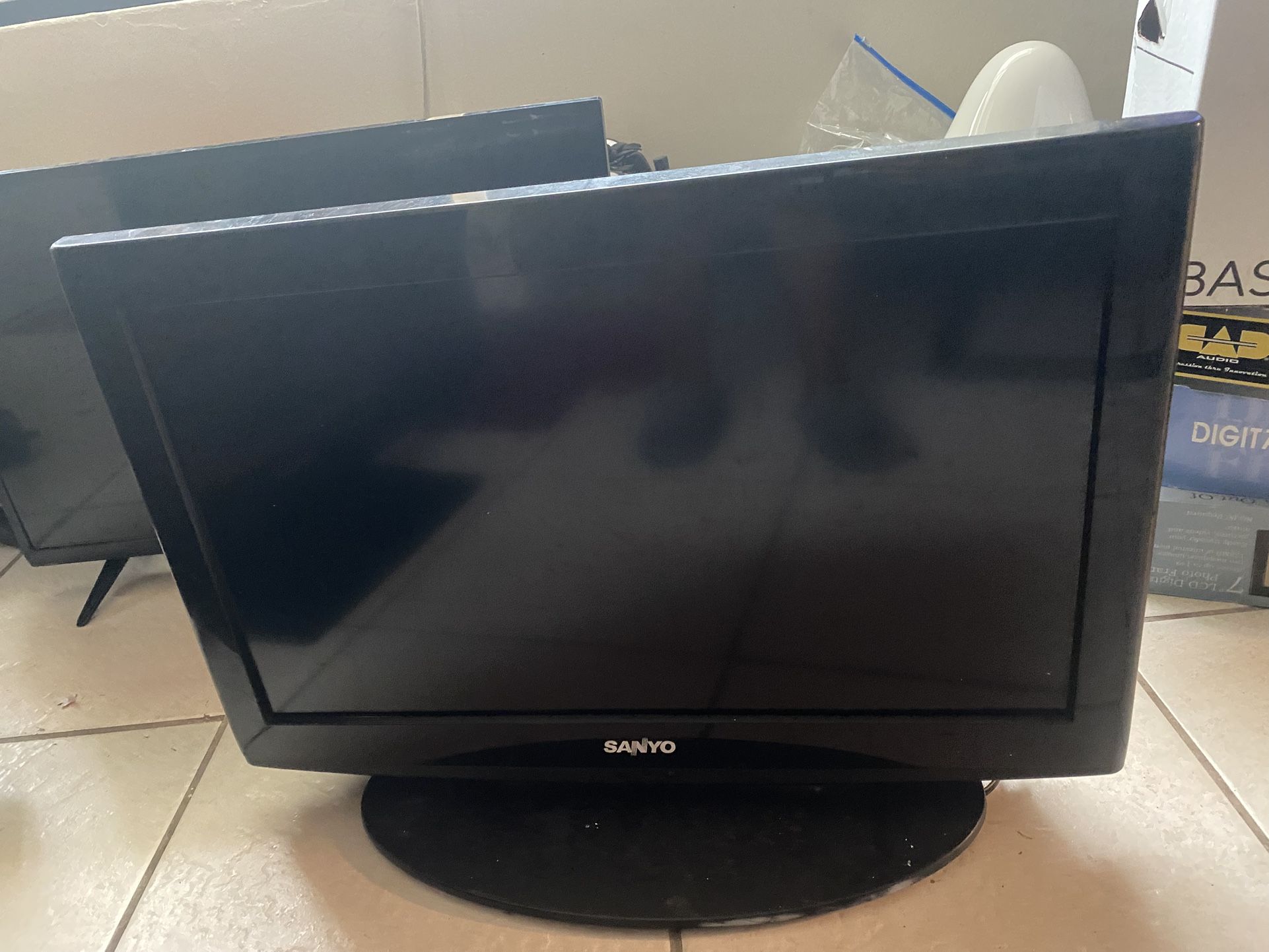 32 “ SANYO
