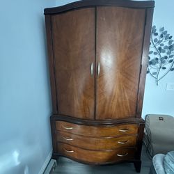 Gorgeous, Solid Wood, Dresser, Armoire, Hutch, Tv Stand 