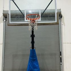 Basketball Hoop For sale! 