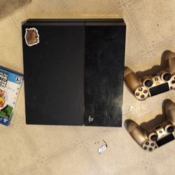 PS4, 2 controllers and a game