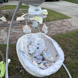 Baby swing 