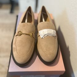 Lisa Vicky Tan Suede Loafers – Size 9– Clean