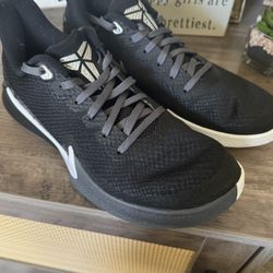 Mamba Focus TB; Men’s Size 7.5