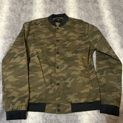 Claim Defame Hyperlite Camo Bomber Jacket Size Large Euc