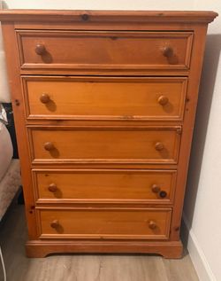 Bedroom set/dresser