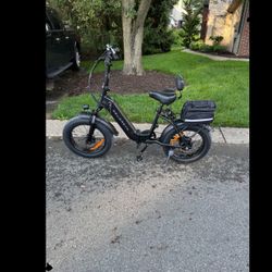 2  750w Folding E-Bikes  In East York