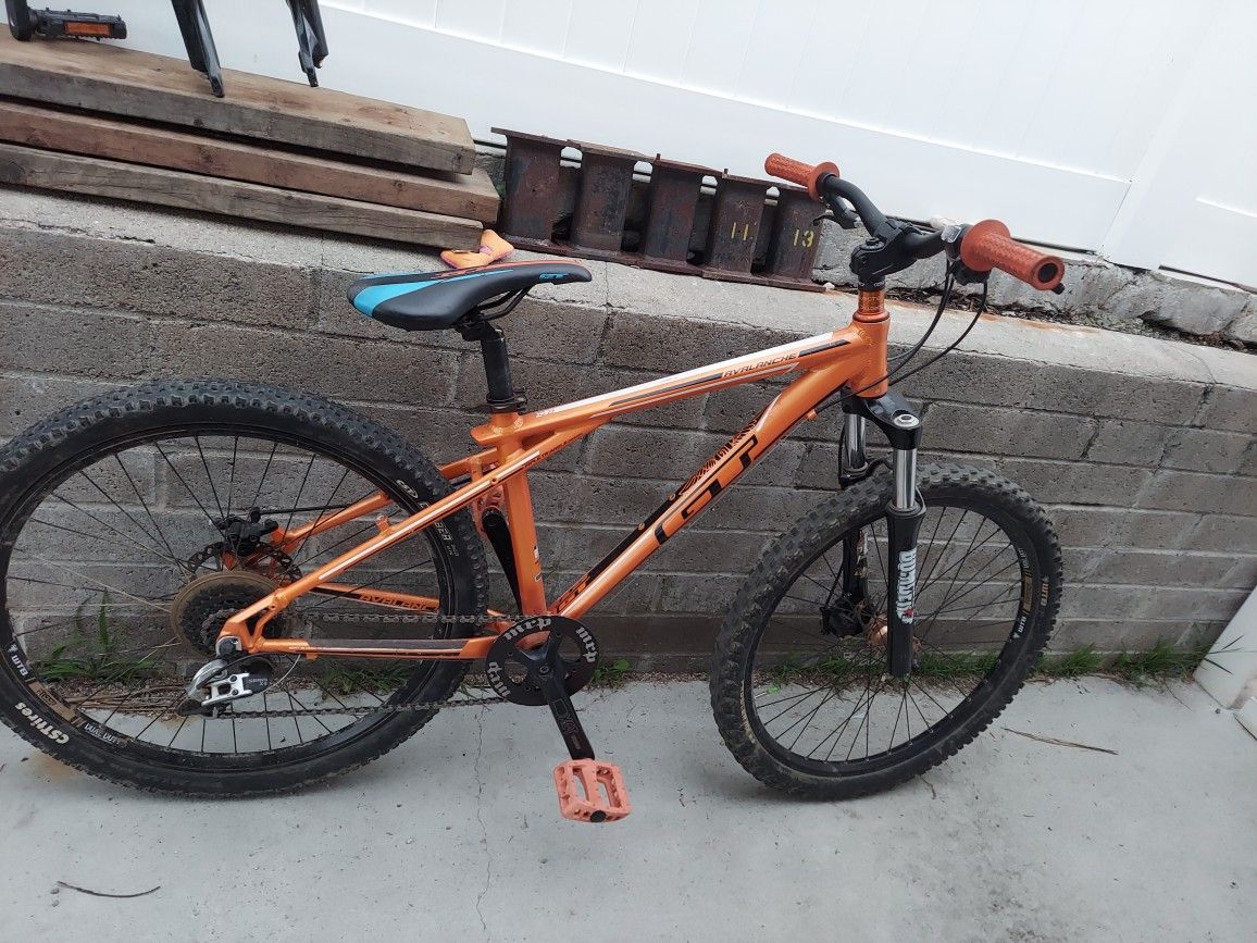 GT avalanche 4.0. Hard Tail Mountain Bike 26"