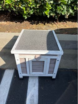 Pet wooden hutch condo