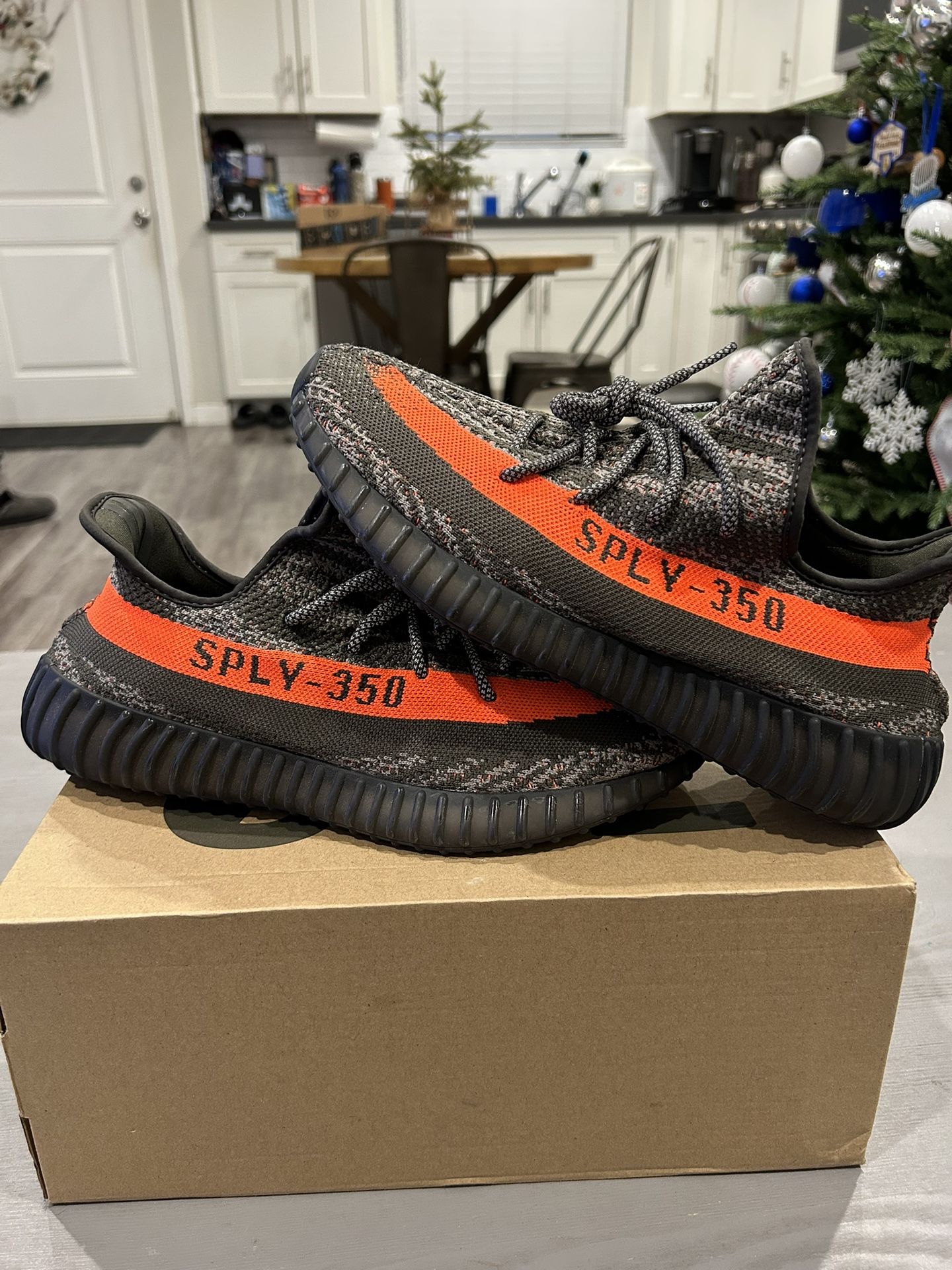 yeezy 350 carbon beluga 10 1/2