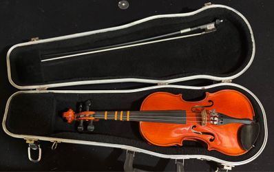 Beautiful Student Violin With Bow And Case