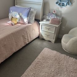 Little Girl Bed Set