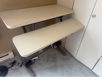 Adjustable Standing Desk - Pickup
