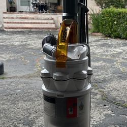 Dyson Vacuum 
