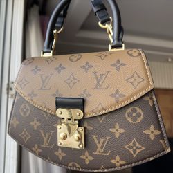LOUIS VUITTON Tilsitt