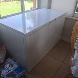 FRIGIDAIRE Freezer
