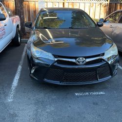 Toyota  Camry SE 
