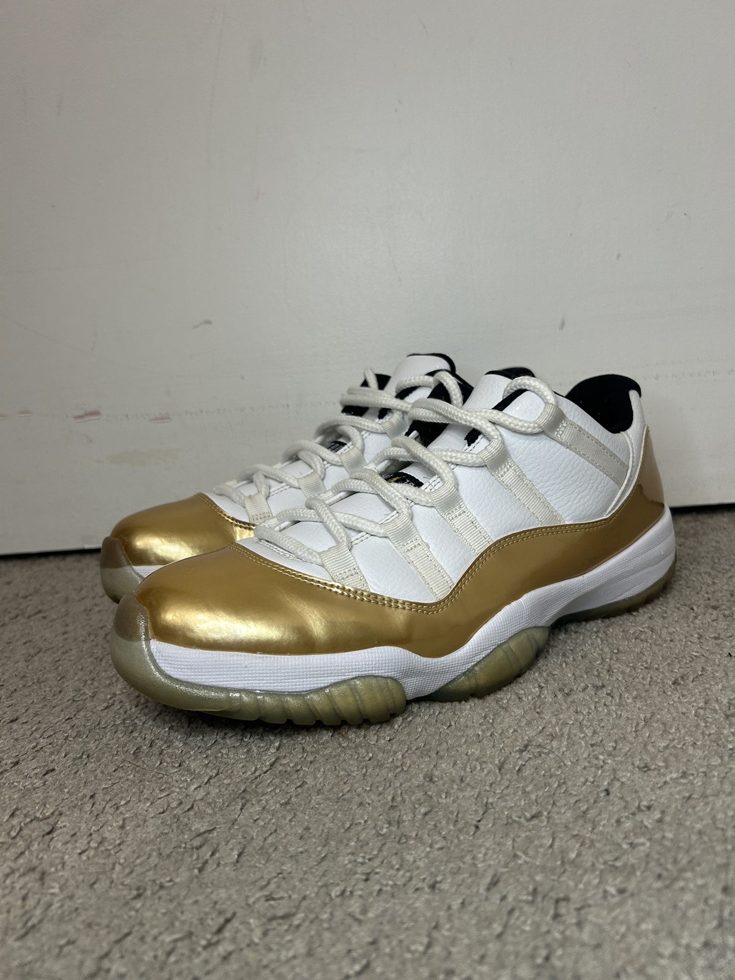 WORN JORDAN 11 LOW CLOSING CEREMONY SIZE 10
