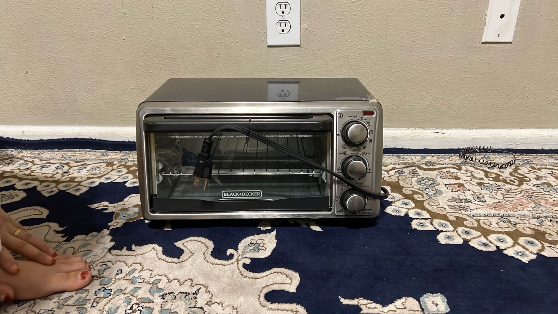 Black+Decker toaster oven,