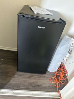 Black Mini Fridge with Freezer Compartment