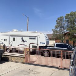 2005 Eagle (Jayco) Fifth Wheel. 32 Ft 