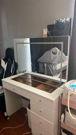 Vanity mirror