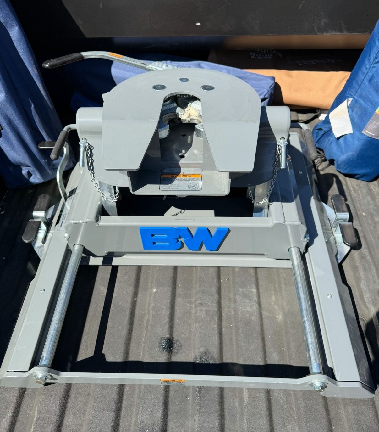 B&W 5th Wheel Slider Hitch