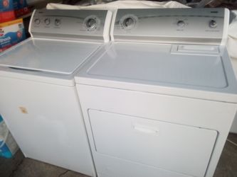 Like New Kenmore 600 Washer Dryer gas Set
