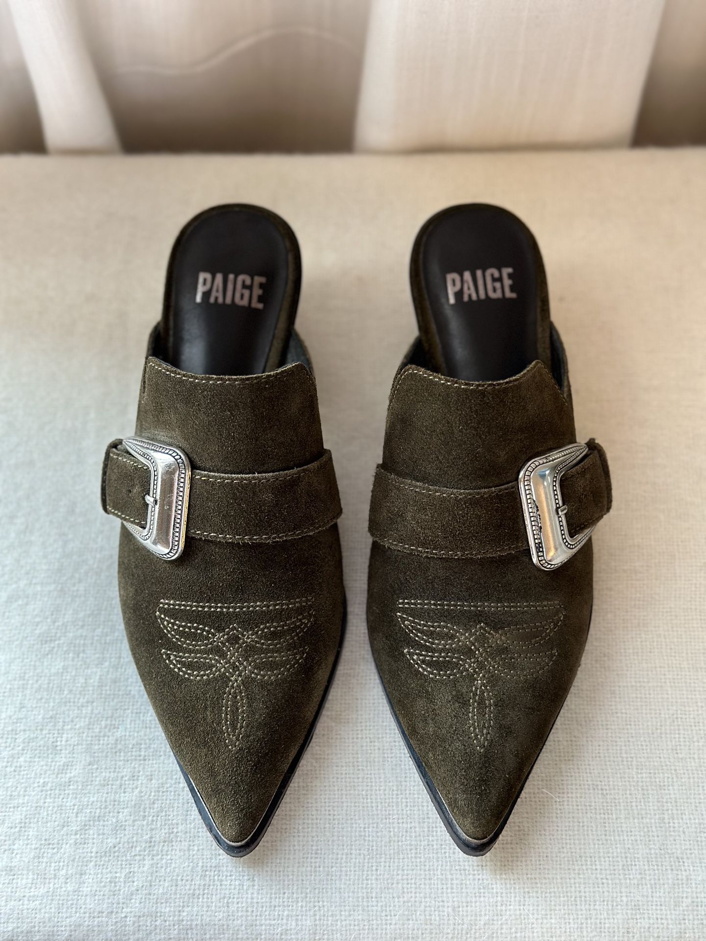 Pre-Owned Paige Kensington Western Suede Mules Heels