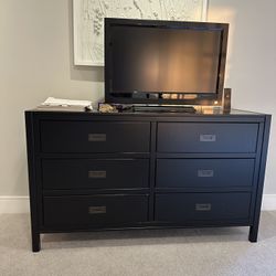 6-drawer Wood Dresser 