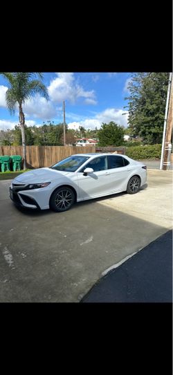 Toyota Camry SE hybrid