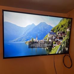 LG 4K Smart TV (Includes Mount)