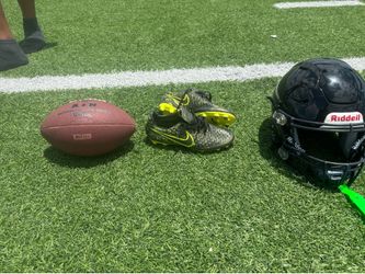 Nike cleats size 6.5
