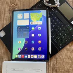 iPad Pro 11” (M2 chip / 2022 model) 4th Generation 128GB with keyboard case and stylus pen