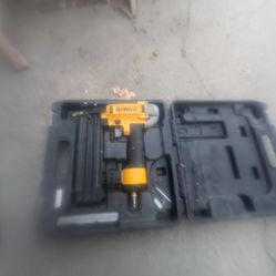 DeWalt 18 Gauge Finish Nailer