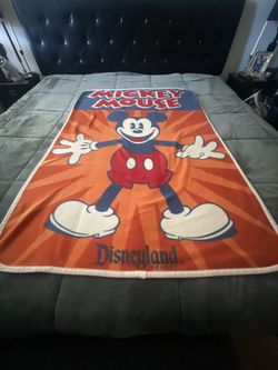 Disneyland Resort Mickey Blanket