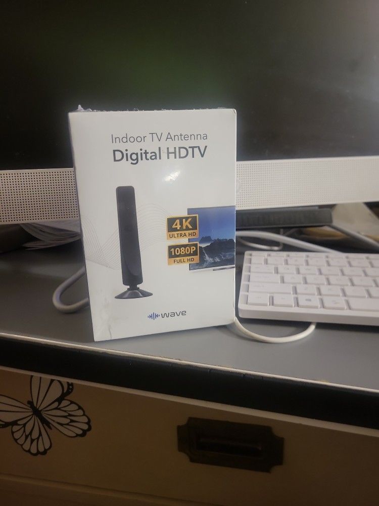 **one Left!!!** Wave Digital HDTV Indoor TV Antenna