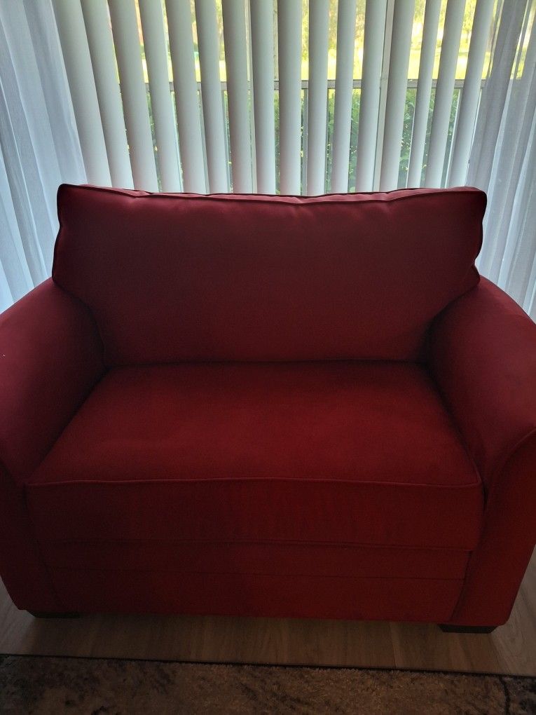 Rooms To Go Like New Red Love Seat Twin Sofa Bed N emiry Foam Matress Hardly Use Pet And Smoke Free Home