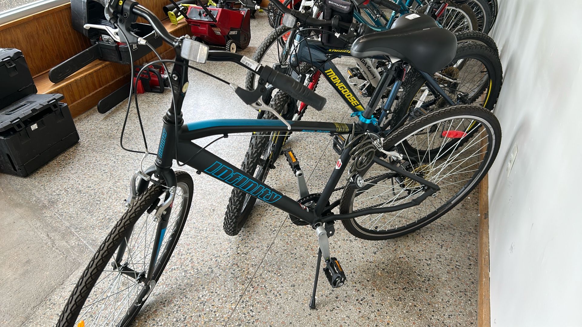 Infinity Boos Mountain Bike