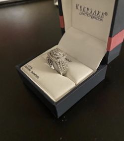 Keepsake ring BEST OFFER (NEED GONE)
