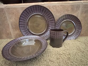 Beautiful Dinnerware~Never Used