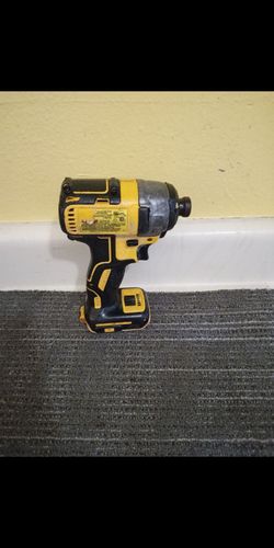 DeWalt DCF880 20V cordless brushless impact driver in good working condition
