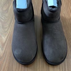 Woman’s Ugg Boots 