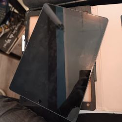 !!FOUND!!  12.9" IPad W/case And Apple Pen