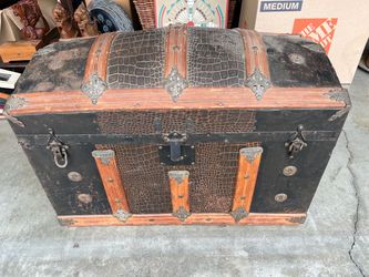 Antique Dome Top Steamer Trunk / Vintage Wood Blanket Chest / Rustic Storage / Estate Sale Furniture