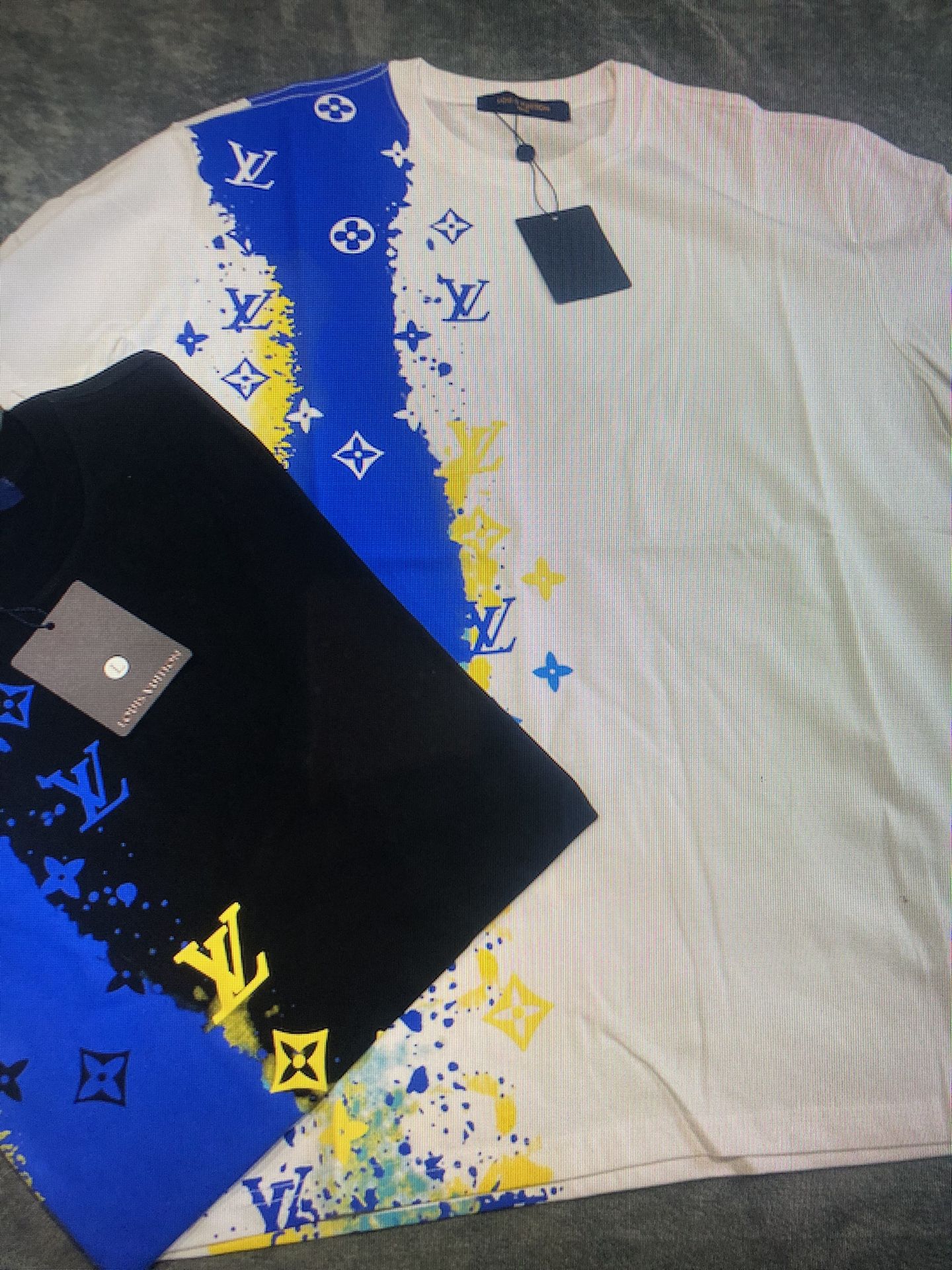 White Or Black T Shirt. S,m,l,xl