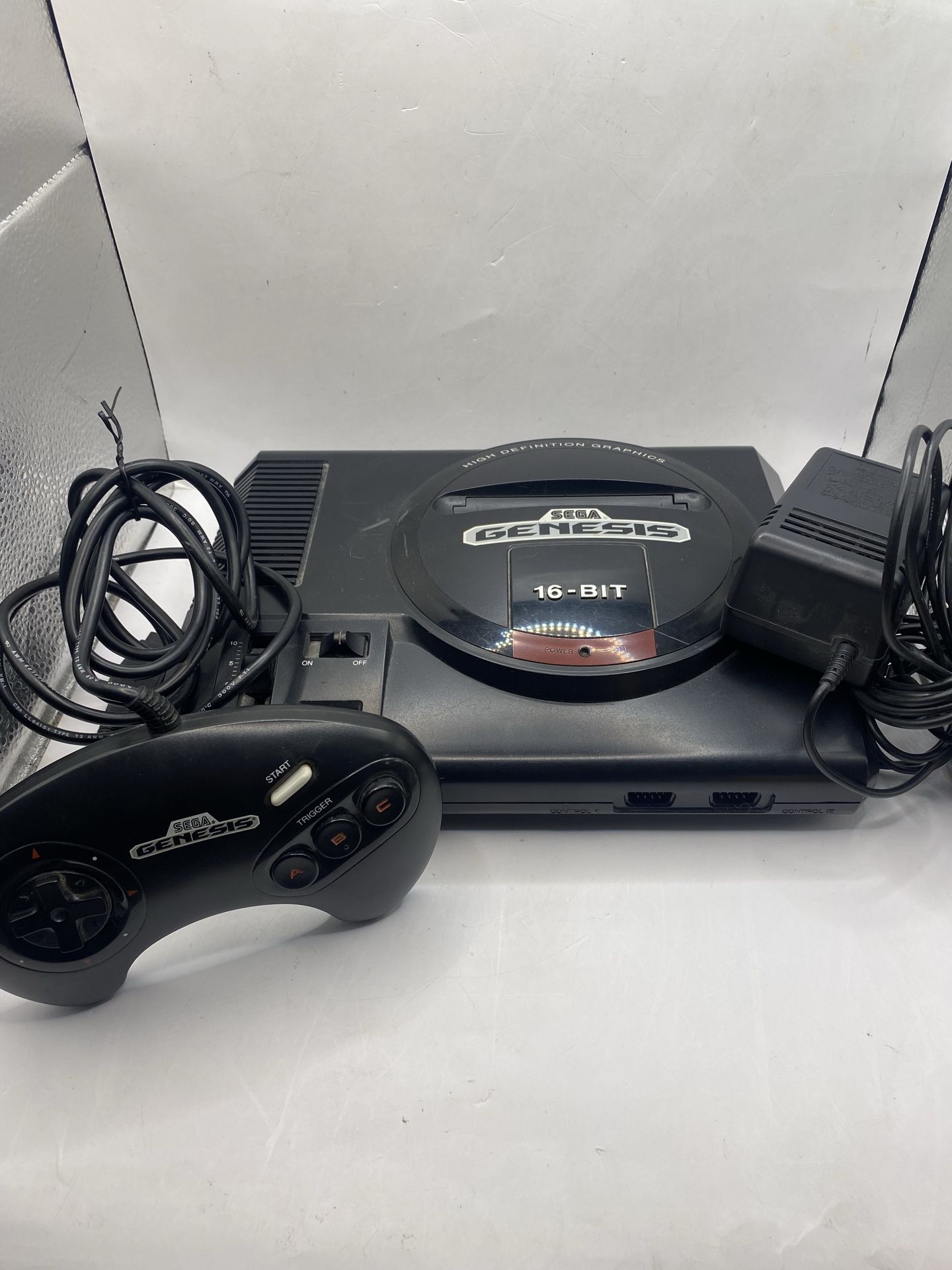 Sega Genesis Model 1601 Gen 1 Console System Bundle - Tested and Works