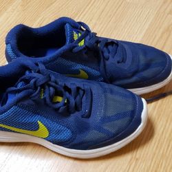 Nike Revolution 3 Youth Shoes/Sneakers 4.5 Youth
