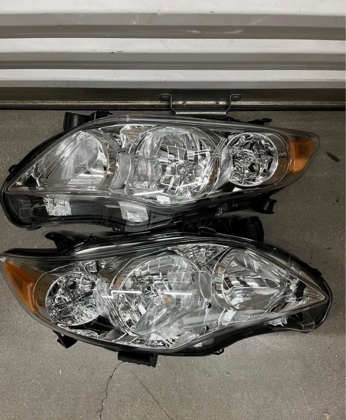 10-13 Toyota Corolla Headlights