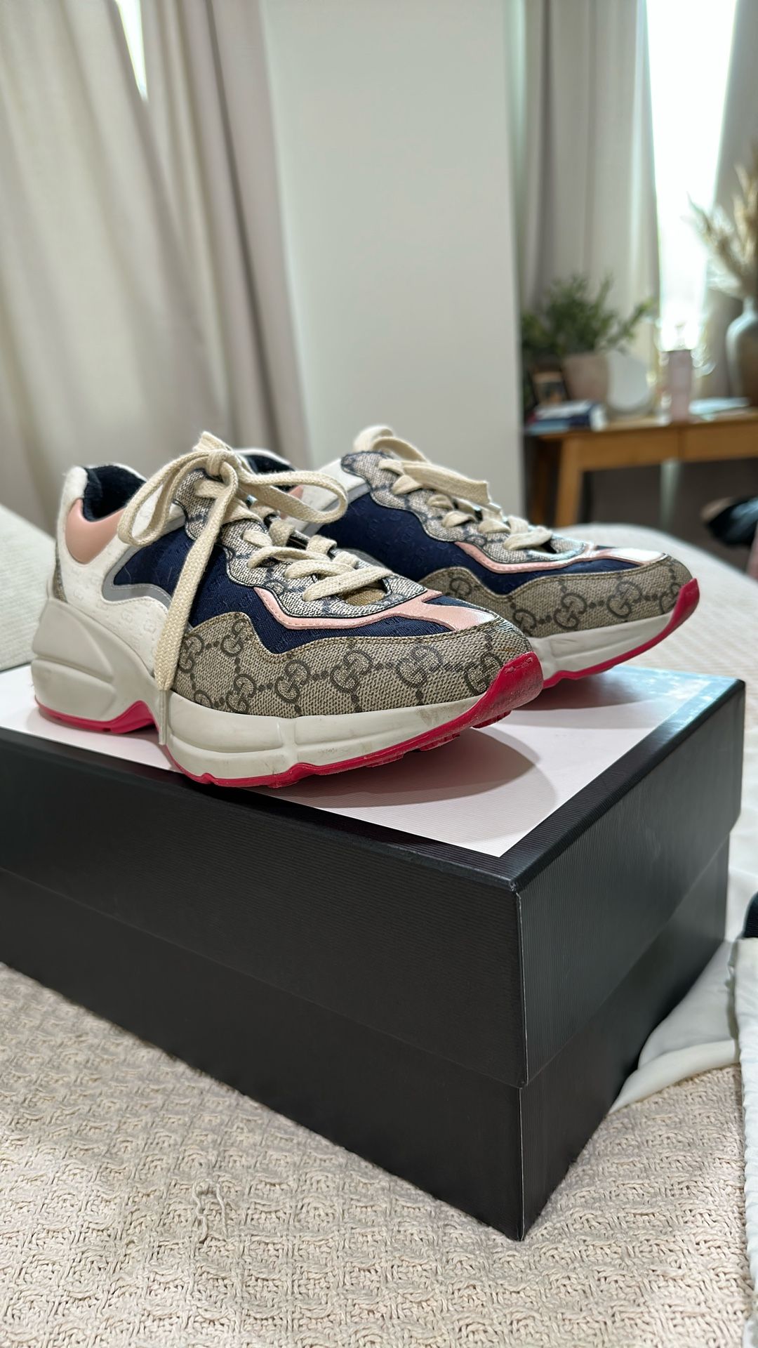 GUCCI shoes