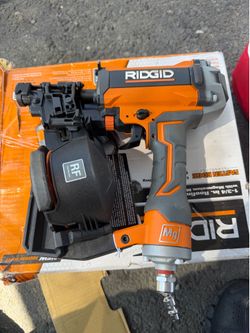 RIDGID R175RNF Roofing Nailer